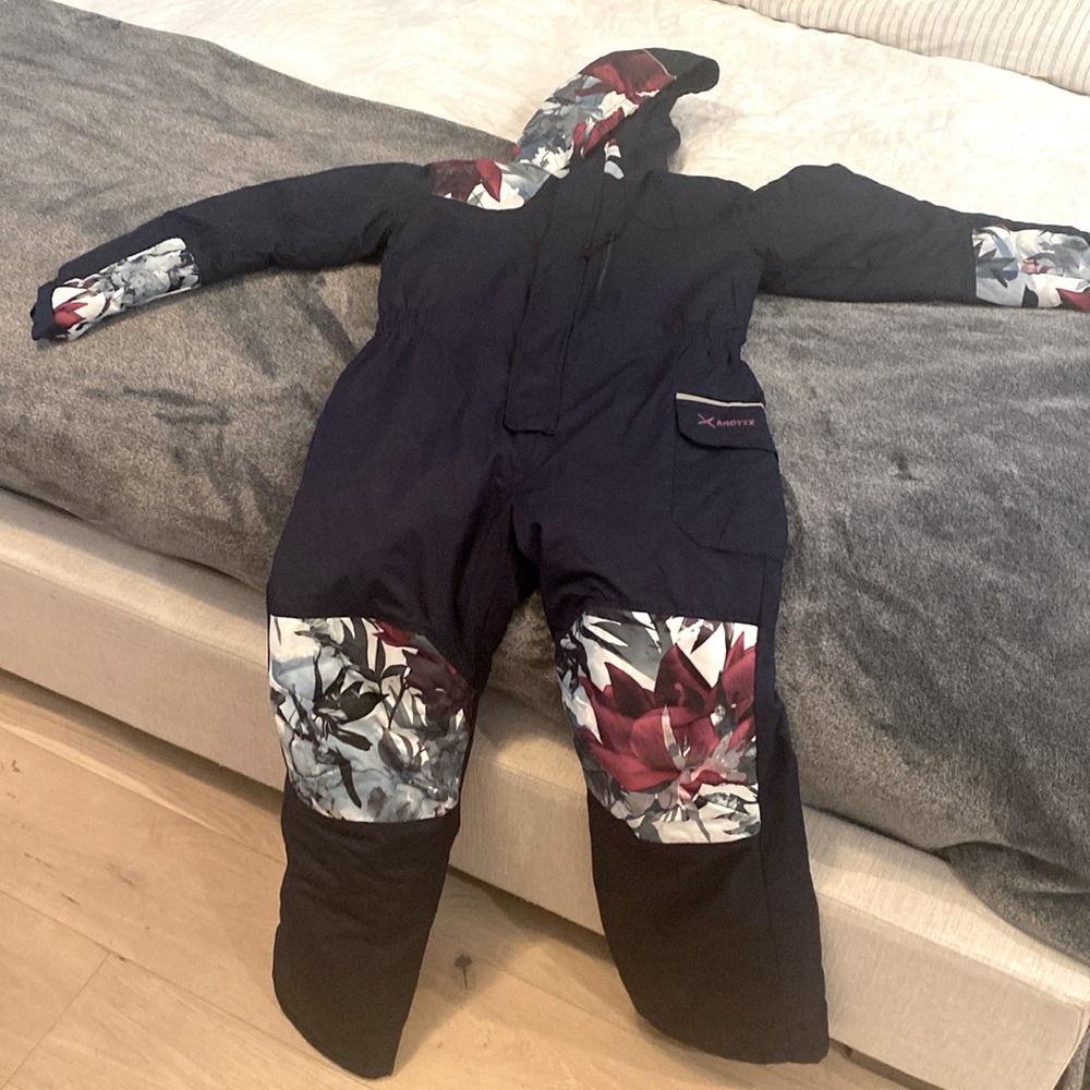 Girls snow overall suite. Padded and insulated.